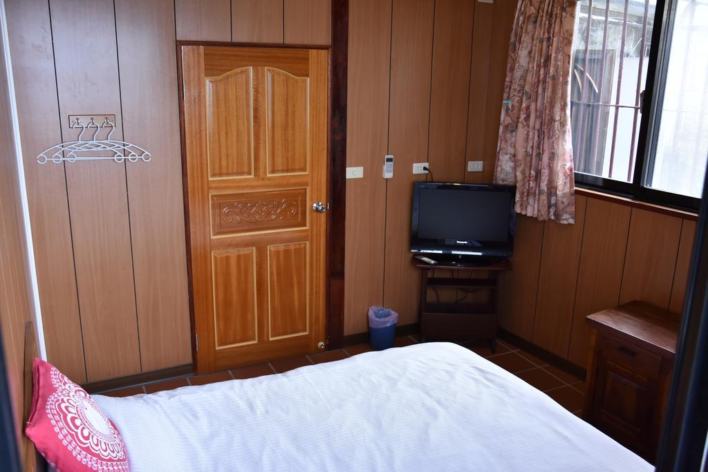 Shi-Jia B&B Цзюфень Екстер'єр фото